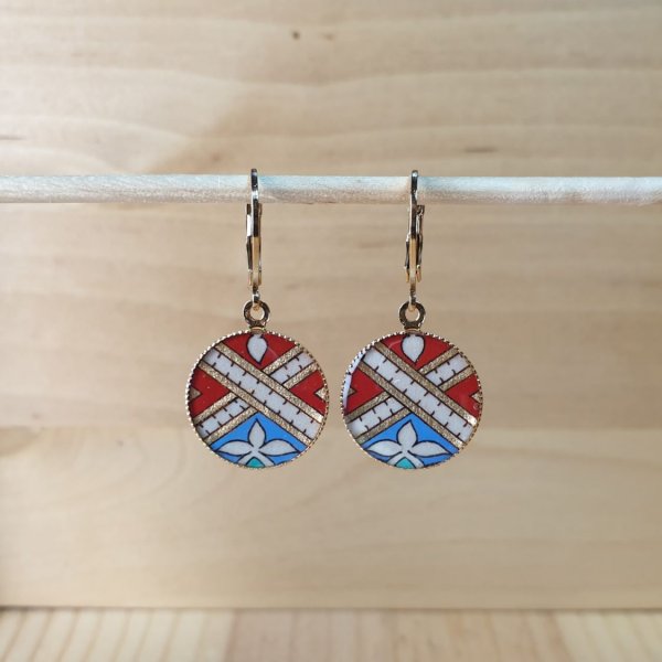 Guld/r&ouml;tt/bl&aring;tt/gr&ouml;nt belyst h&auml;nge&ouml;rh&auml;nge i guld/r&ouml;tt/bl&aring;tt/gr&ouml;nt