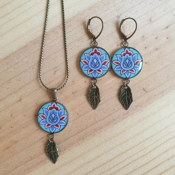 Blomma &ouml;rh&auml;ngen gr&ouml;na/bl&aring;/rosa