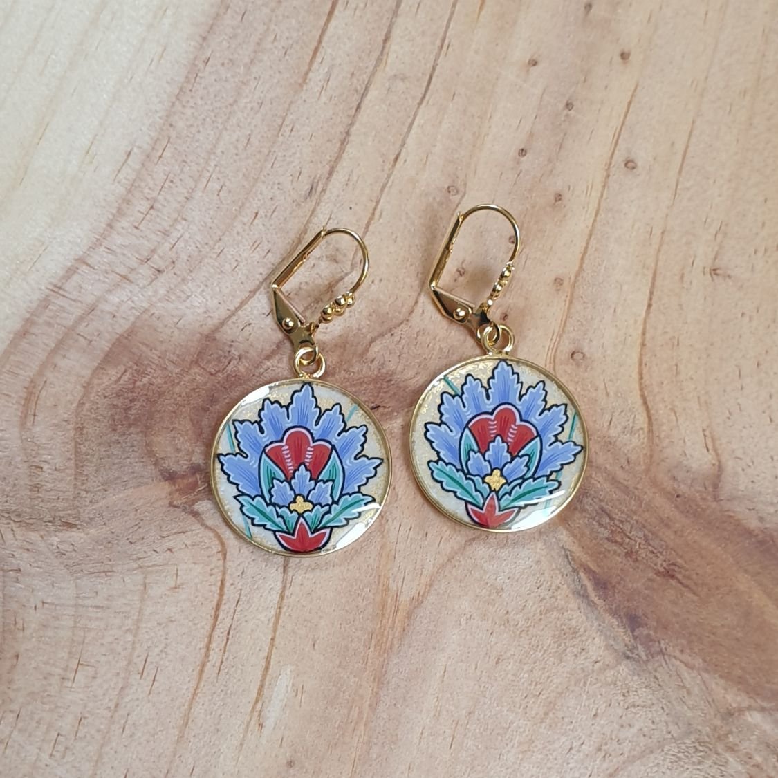 Blå orientalisk blomma hängande örhängen