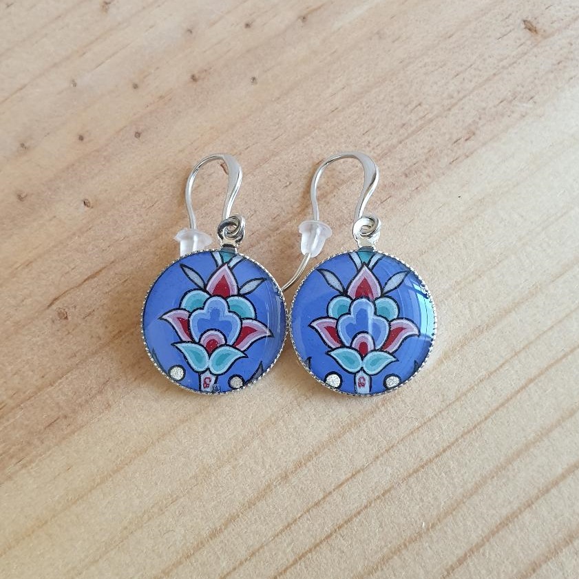 Blå/silver/grön/rosa blomma och arabeska hängande örhängen