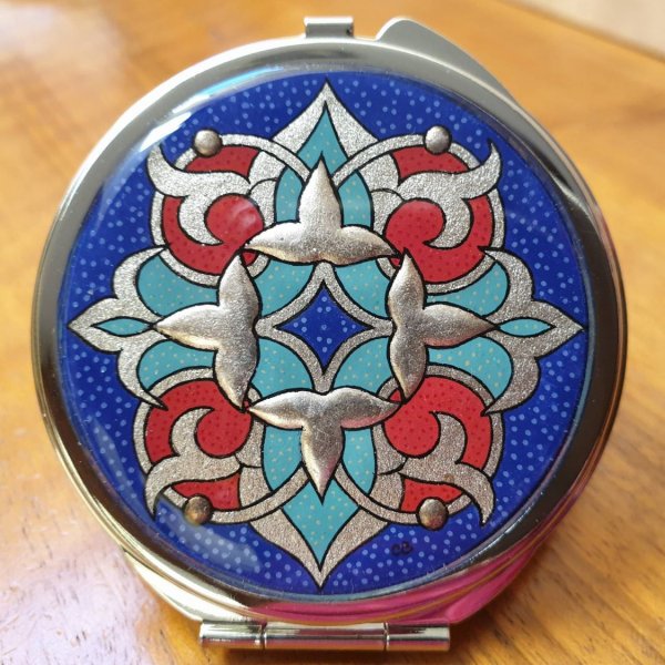 Arabesque belyst v&auml;skspegel