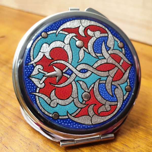 Arabesque belyst v&auml;skspegel