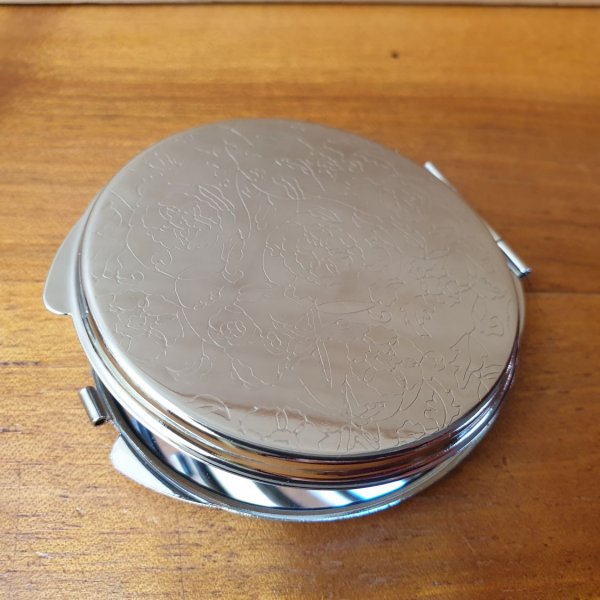 Arabesque belyst v&auml;skspegel