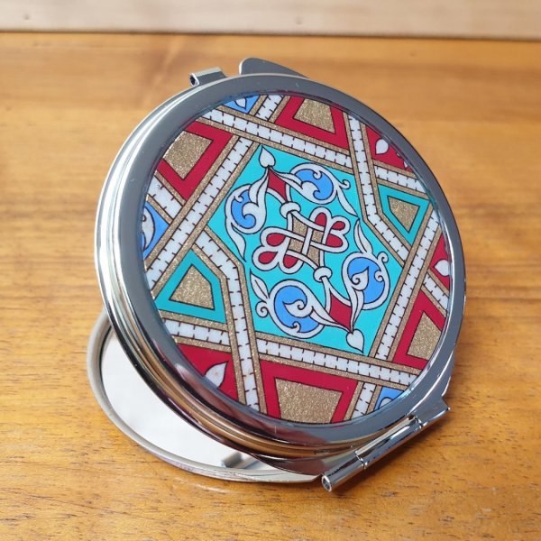 Arabesque belyst v&auml;skspegel