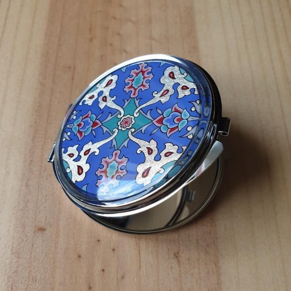 Miroir de sac enluminure fleurs et arabesques