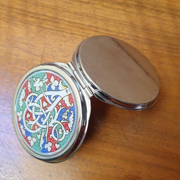 Spegel i v&auml;ska "White vine