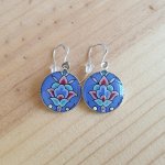 Blå/silver/grön/rosa blomma och arabeska hängande örhängen