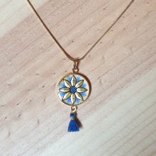 Guld/blått blomsterhalsband med hänge på guldkedja